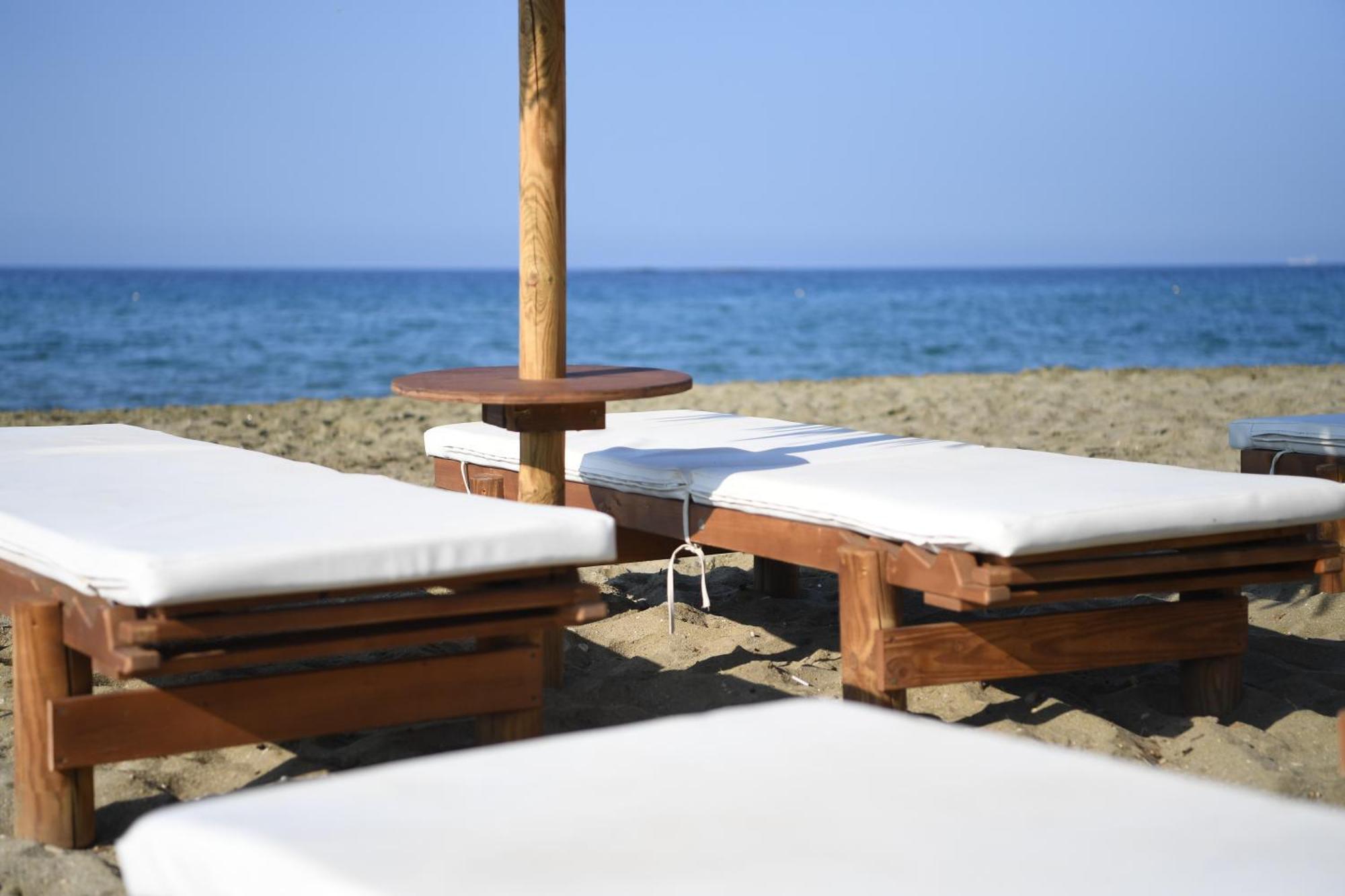 Nostos Beachfront Apartments & Studios 아기오스 이오니스 외부 사진