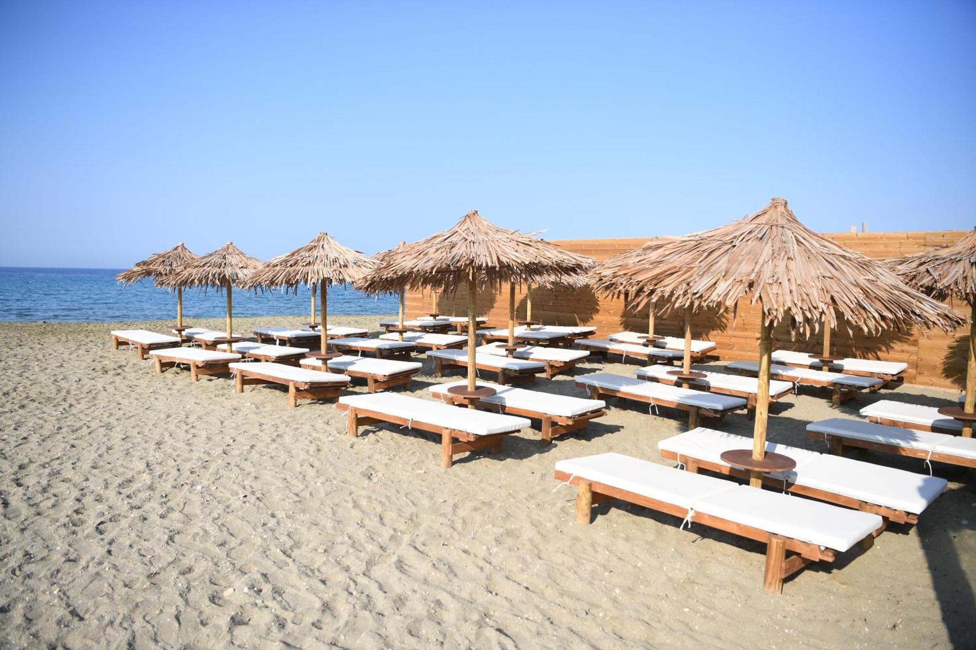 Nostos Beachfront Apartments & Studios 아기오스 이오니스 외부 사진