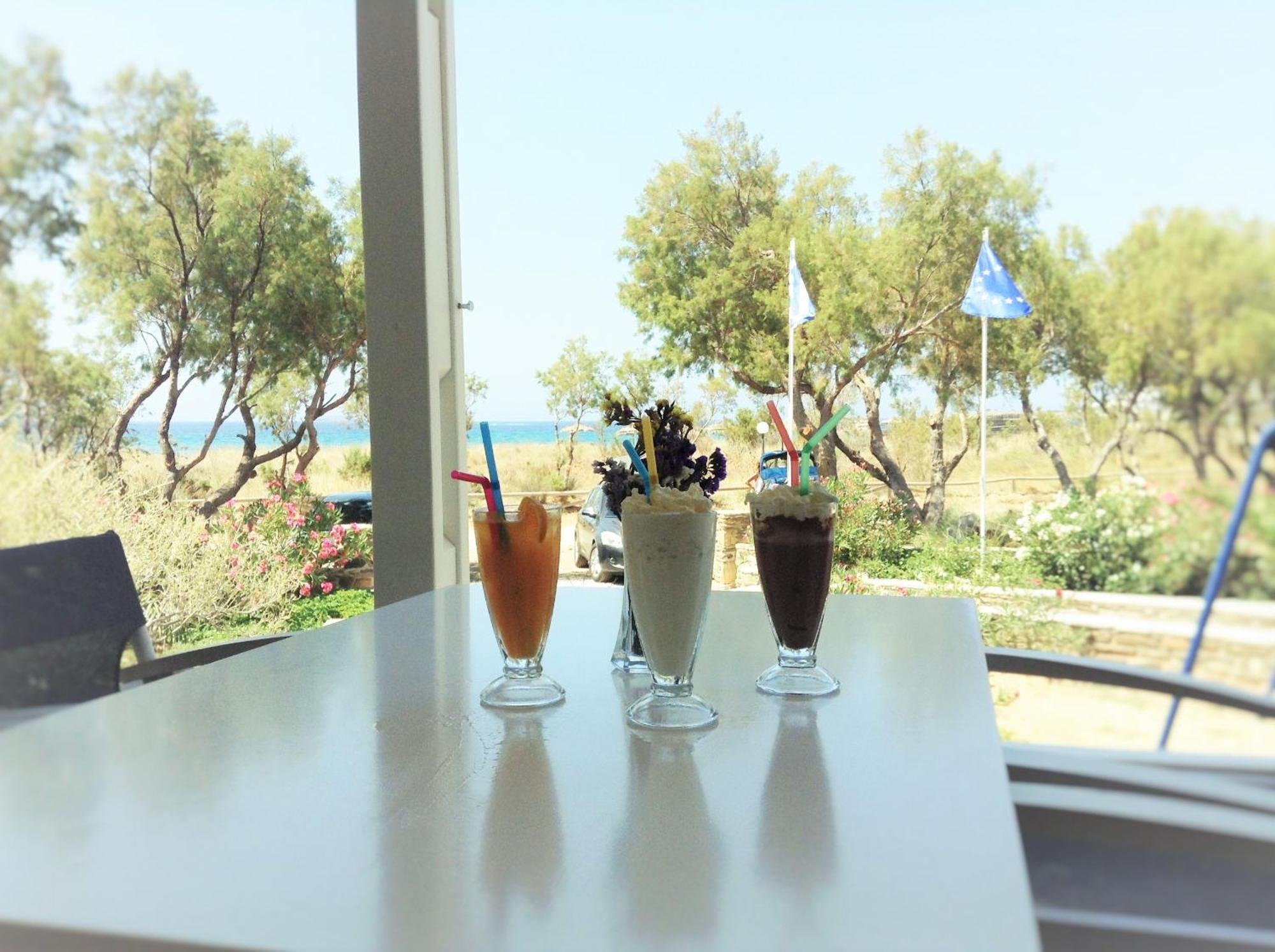 Nostos Beachfront Apartments & Studios 아기오스 이오니스 외부 사진