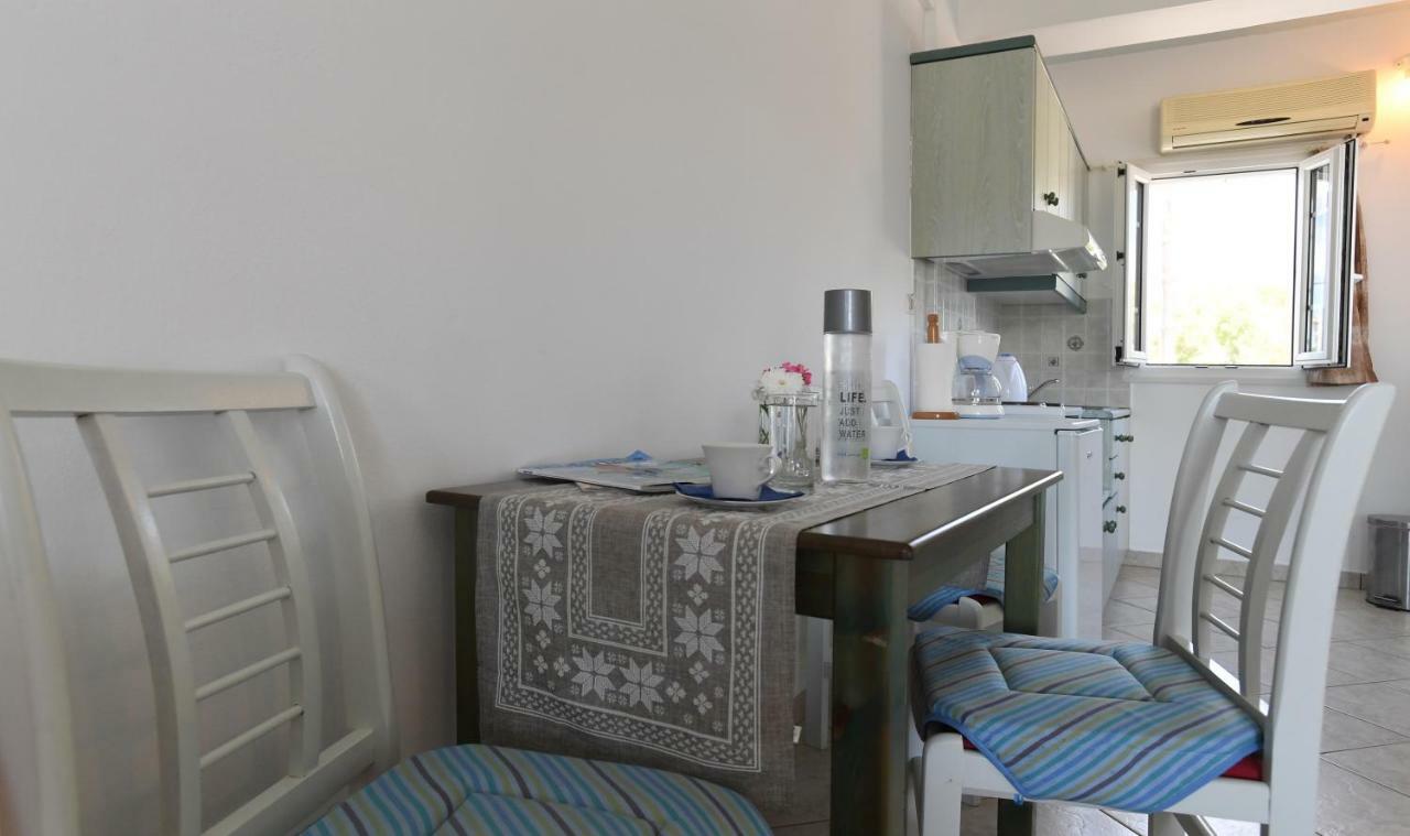 Nostos Beachfront Apartments & Studios 아기오스 이오니스 외부 사진
