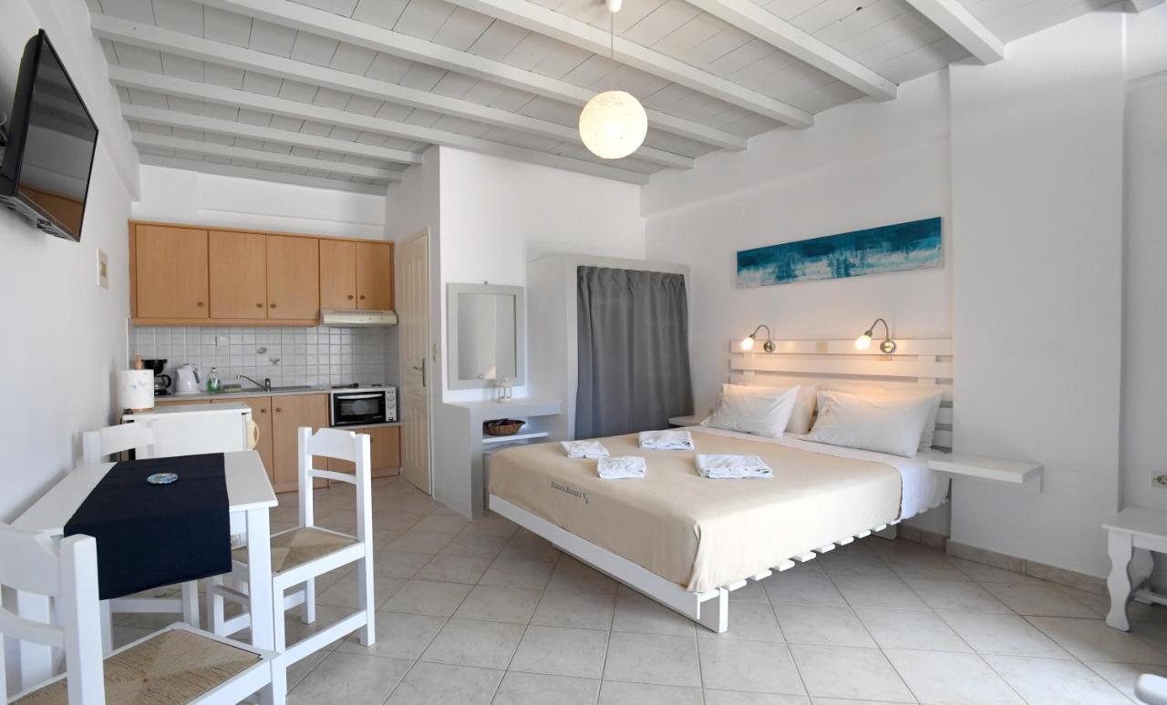 Nostos Beachfront Apartments & Studios 아기오스 이오니스 외부 사진
